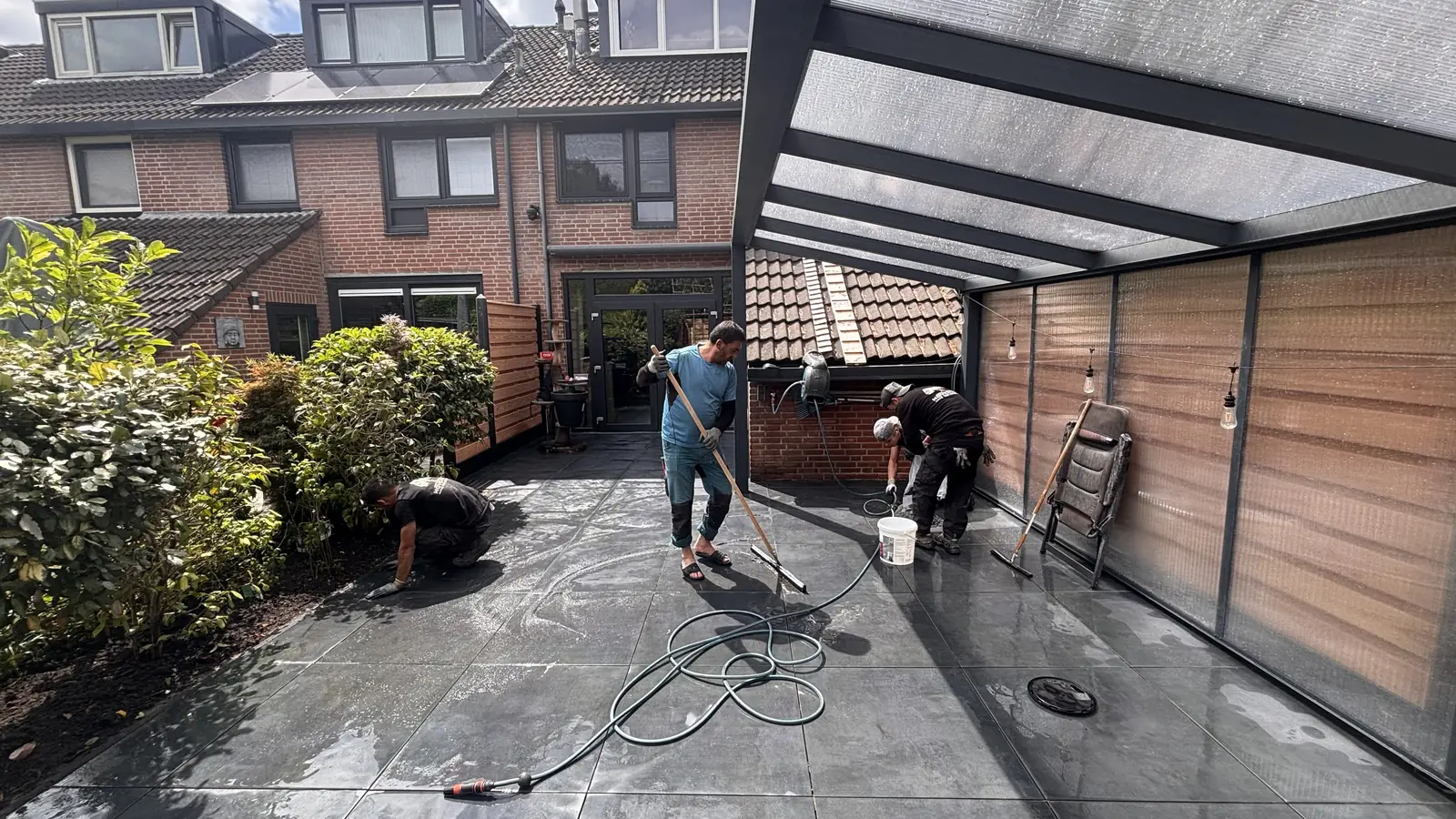 Overzicht van het terras tijdens het werk — Rotterdam